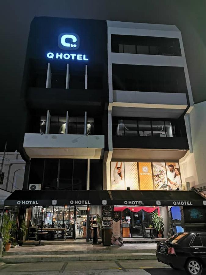 Q Capsule Hotel George Town Buitenkant foto