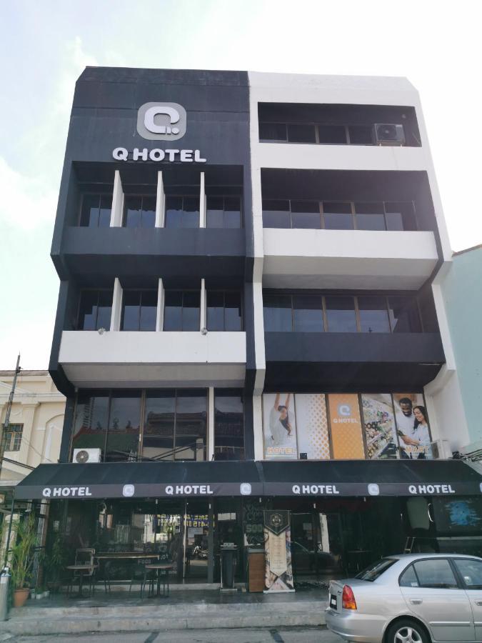 Q Capsule Hotel George Town Buitenkant foto